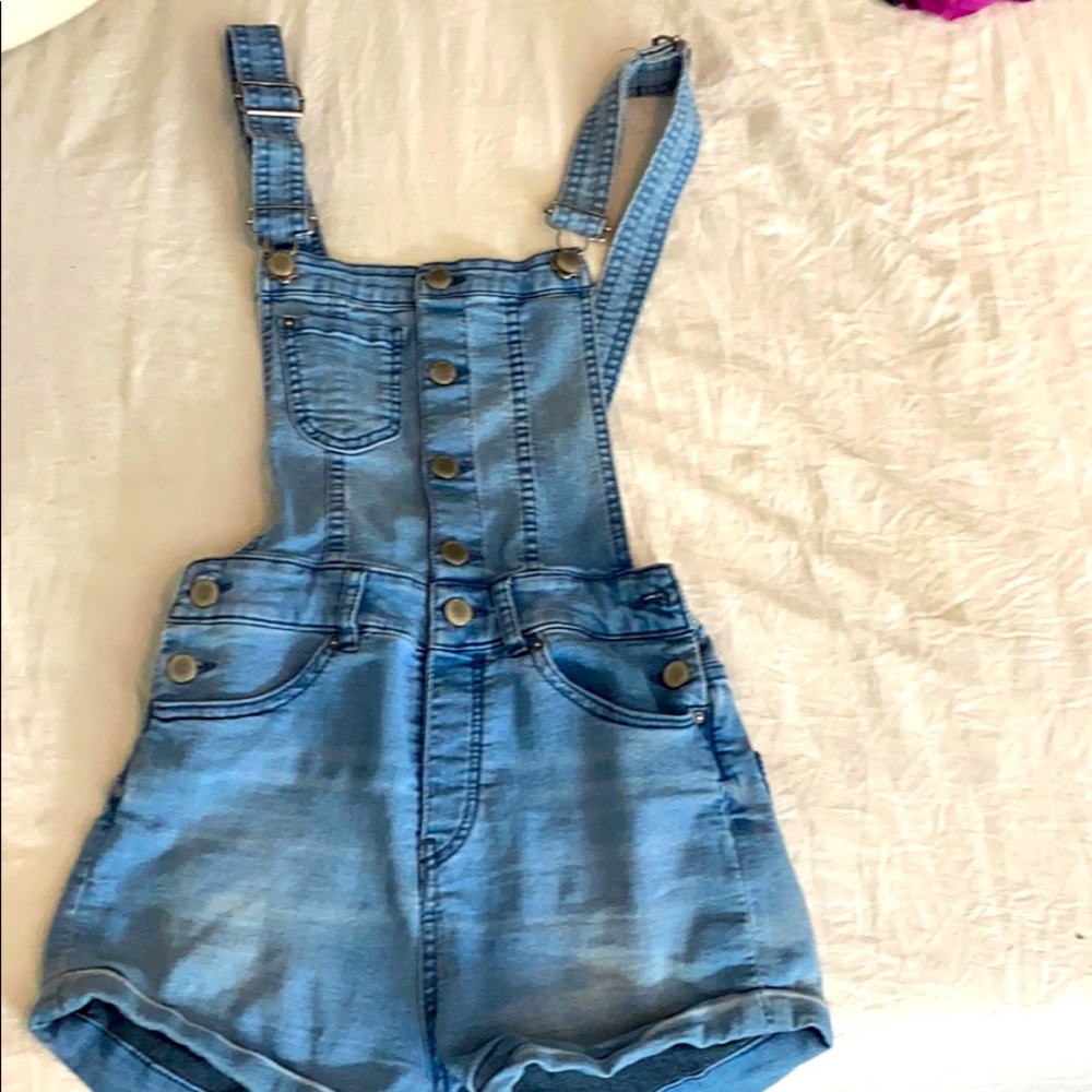 Short overalls
